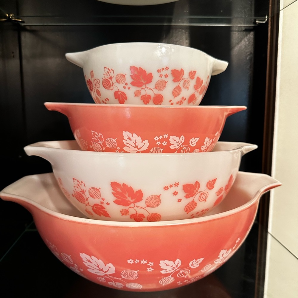 Vintage Dishes (Pyrex/Corningware)